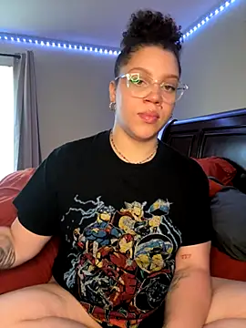 QueenNuttCollector online show from October 1, 2:45 pm