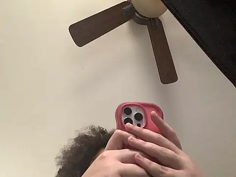 QueenNuttCollector online show from April 15, 8:53 pm