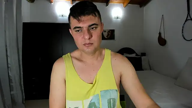 Snapshot of andrhes_baby chatting on December 13, 10:30 am andrhes baby online show from December 13, 10:30 am