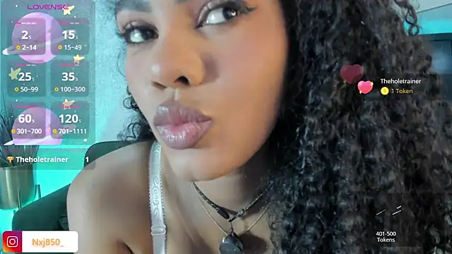 HOTBLACKANDWHITE2 online show from November 16, 4:40 am