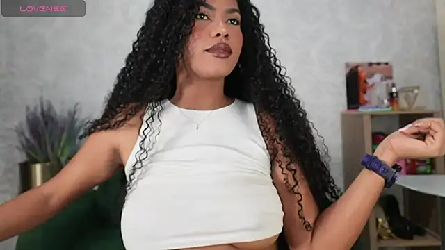 HOTBLACKANDWHITE2 online show from April 9, 3:50 pm