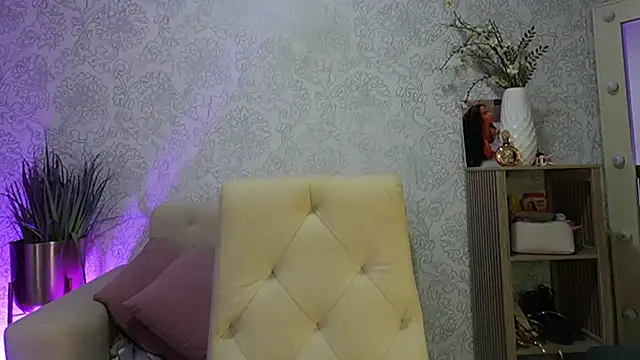 Snapshot of HOTBLACKANDWHITE2 chatting on April 27, 6:44 am HOTBLACKANDWHITE2 online show from April 27, 6:44 am
