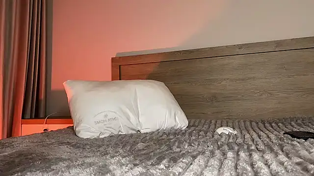 Pi-x-ie online show from April 26, 5:43 pm