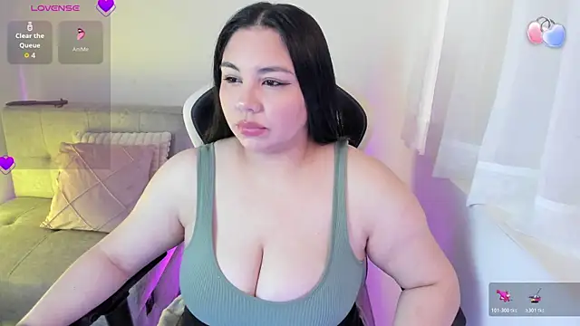 Snapshot of ambar-wells chatting on July 21, 4:53 pm ambar-wells online show from July 21, 4:53 pm