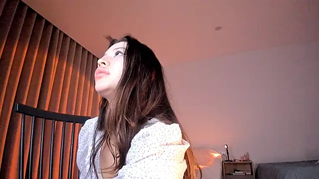 Snapshot of kawaii_mia chatting on January 1, 3:24 pm kawaii mia online show from January 1, 3:24 pm