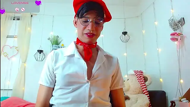 Snapshot of Ariel_Femboy_ chatting on December 11, 4:18 am Ariel Femboy online show from December 11, 4:18 am