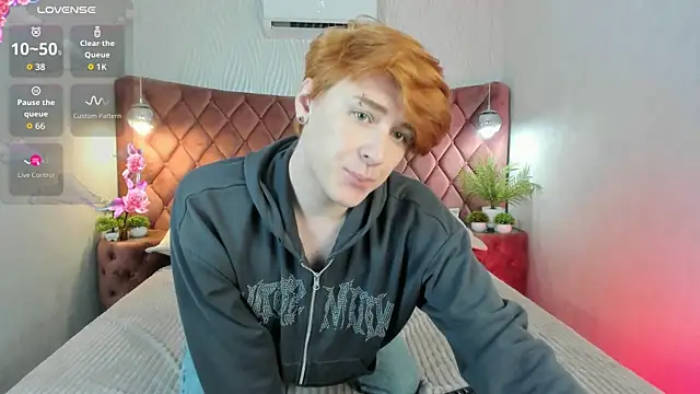 Snapshot of _YummyTony_ chatting on May 26, 7:04 am YummyTony online show from May 26, 7:04 am