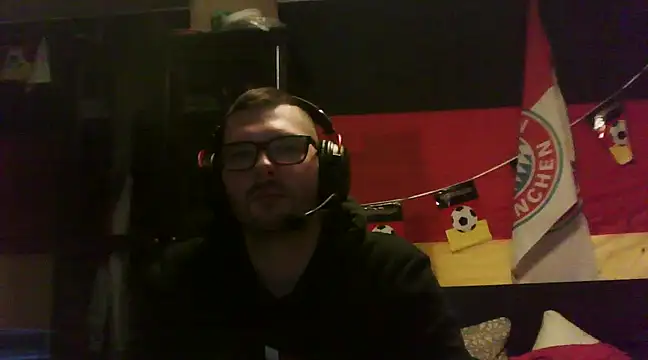 Snapshot of Die-geile-Sau chatting on February 10, 9:25 pm Die-geile-Sau online show from February 10, 9:25 pm