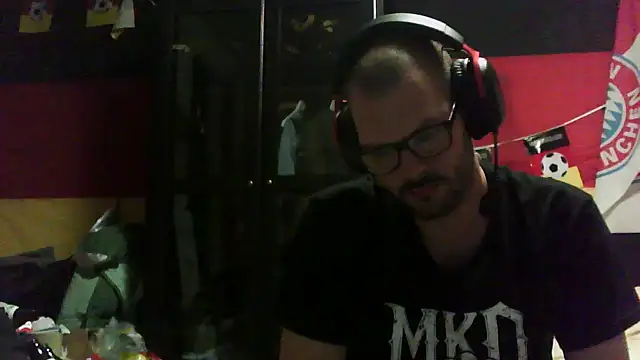 Snapshot of Die-geile-Sau chatting on September 8, 7:13 pm Die-geile-Sau online show from September 8, 7:13 pm