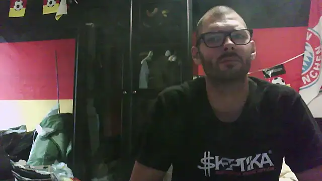 Snapshot of Die-geile-Sau chatting on September 9, 2:38 pm Die-geile-Sau online show from September 9, 2:38 pm