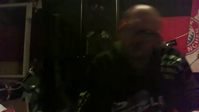 Snapshot of Die-geile-Sau chatting on September 13, 8:08 pm Die-geile-Sau online show from September 13, 8:08 pm