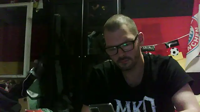 Snapshot of Die-geile-Sau chatting on September 19, 9:15 pm Die-geile-Sau online show from September 19, 9:15 pm