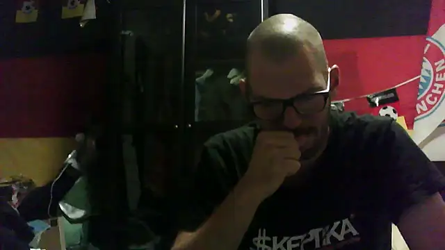 Snapshot of Die-geile-Sau chatting on September 23, 7:50 pm Die-geile-Sau online show from September 23, 7:50 pm