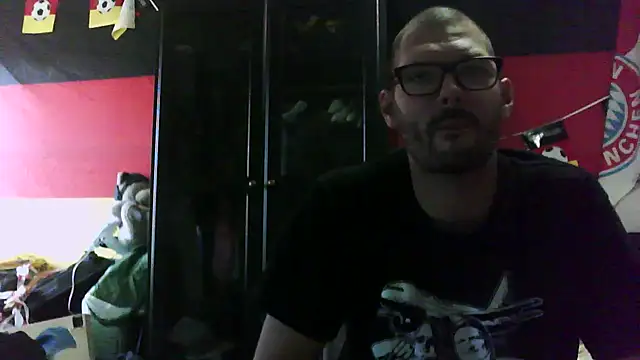 Snapshot of Die-geile-Sau chatting on September 27, 3:06 pm Die-geile-Sau online show from September 27, 3:06 pm