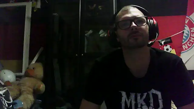 Snapshot of Die-geile-Sau chatting on September 29, 7:19 pm Die-geile-Sau online show from September 29, 7:19 pm