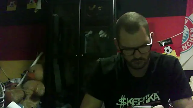 Snapshot of Die-geile-Sau chatting on October 1, 8:37 pm Die-geile-Sau online show from October 1, 8:37 pm