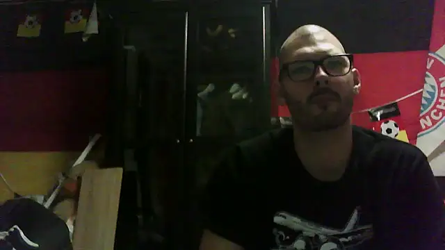 Snapshot of Die-geile-Sau chatting on October 4, 7:23 pm Die-geile-Sau online show from October 4, 7:23 pm