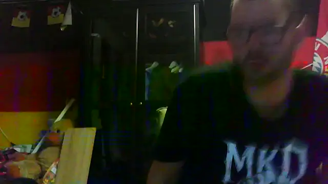 Snapshot of Die-geile-Sau chatting on October 15, 8:20 pm Die-geile-Sau online show from October 15, 8:20 pm