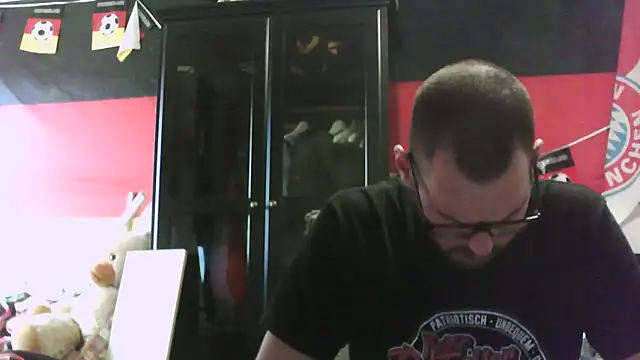 Snapshot of Die-geile-Sau chatting on October 16, 12:28 pm Die-geile-Sau online show from October 16, 12:28 pm