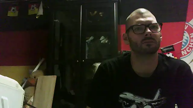 Snapshot of Die-geile-Sau chatting on October 26, 8:15 pm Die-geile-Sau online show from October 26, 8:15 pm