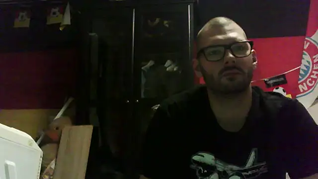 Snapshot of Die-geile-Sau chatting on October 28, 9:06 pm Die-geile-Sau online show from October 28, 9:06 pm