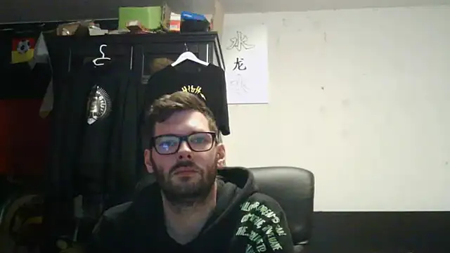Snapshot of Die-geile-Sau chatting on May 15, 8:27 pm Die-geile-Sau online show from May 15, 8:27 pm