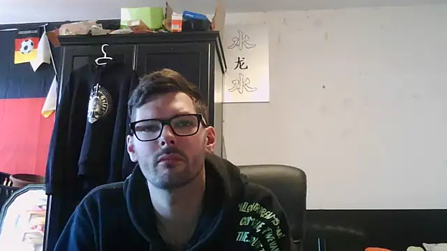 Snapshot of Die-geile-Sau chatting on May 18, 1:06 pm Die-geile-Sau online show from May 18, 1:06 pm