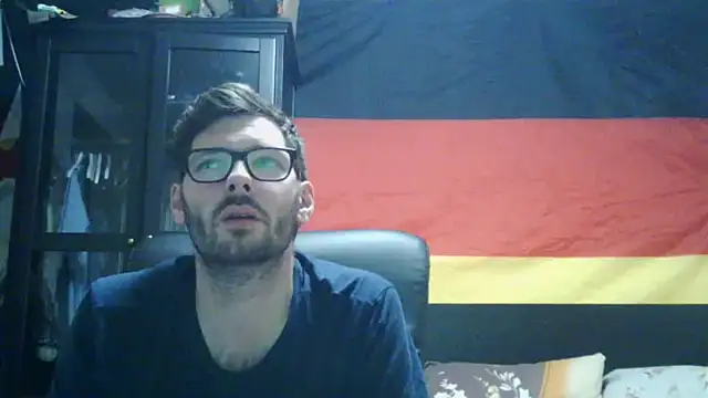 Snapshot of Die-geile-Sau chatting on June 15, 7:38 pm Die-geile-Sau online show from June 15, 7:38 pm