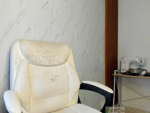 Snapshot of aleja_belle chatting on May 3, 1:11 am aleja belle online show from May 3, 1:11 am