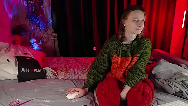 Snapshot of Frank_Fraer chatting on January 11, 11:24 pm Frank Fraer online show from January 11, 11:24 pm