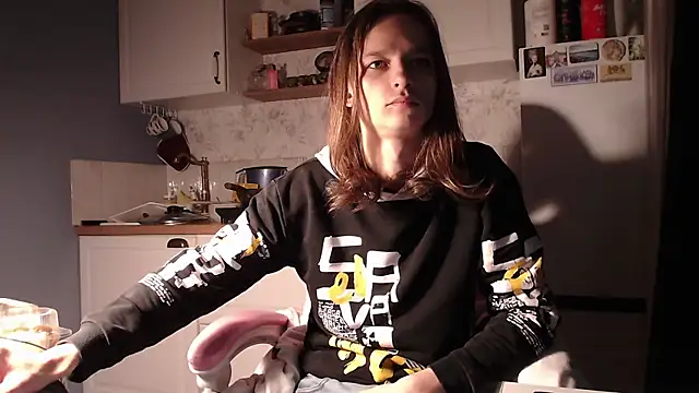 Snapshot of Frank_Fraer chatting on September 18, 6:43 pm Frank Fraer online show from September 18, 6:43 pm