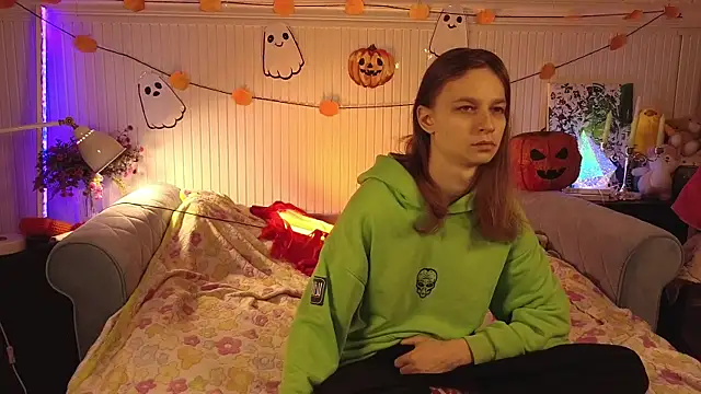 Snapshot of Frank_Fraer chatting on October 19, 3:45 pm Frank Fraer online show from October 19, 3:45 pm