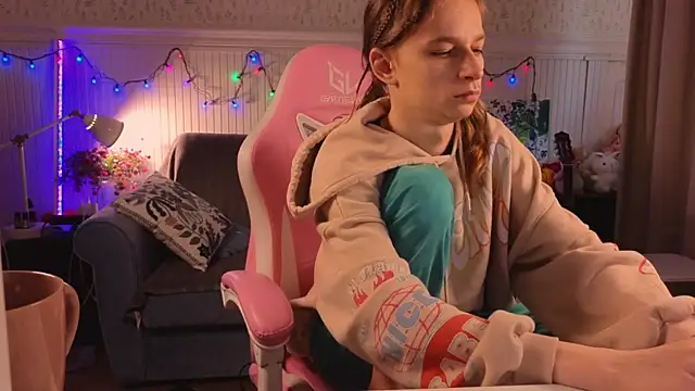 Snapshot of Frank_Fraer chatting on November 21, 12:37 pm Frank Fraer online show from November 21, 12:37 pm