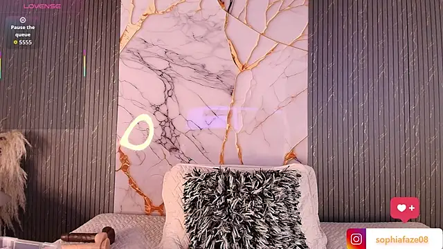 Snapshot of big_tits_in_your_face chatting on February 4, 8:14 pm big tits in your face online show from February 4, 8:14 pm