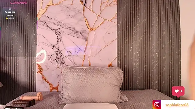 Snapshot of big_tits_in_your_face chatting on February 9, 8:24 pm big tits in your face online show from February 9, 8:24 pm