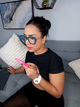 Snapshot of Amber_Etan chatting on April 21, 2:01 pm Amber Etan online show from April 21, 2:01 pm