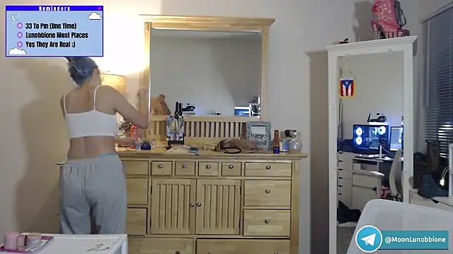 Snapshot of Lunobbione chatting on March 1, 12:01 am Lunobbione online show from March 1, 12:01 am