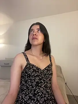 Snapshot of saori_10 chatting on March 2, 4:25 am saori 10 online show from March 2, 4:25 am