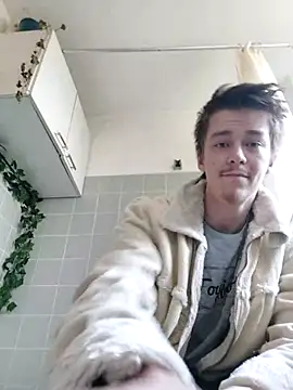 Toyjungee online show from April 19, 5:01 pm