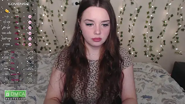 Snapshot of aliice_cutie chatting on February 11, 7:27 pm aliice cutie online show from February 11, 7:27 pm