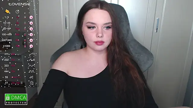 Snapshot of aliice_cutie chatting on February 19, 8:41 pm aliice cutie online show from February 19, 8:41 pm