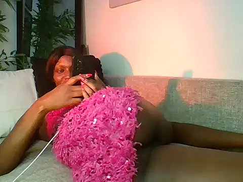 Snapshot of tashwaa chatting on February 4, 3:45 am tashwaa online show from February 4, 3:45 am