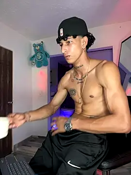 Snapshot of mike_casseano chatting on September 25, 11:30 pm mike casseano online show from September 25, 11:30 pm