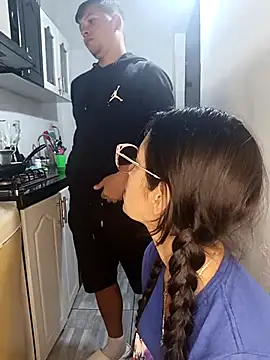 Snapshot of catire2323 chatting on February 4, 12:16 am catire2323 online show from February 4, 12:16 am