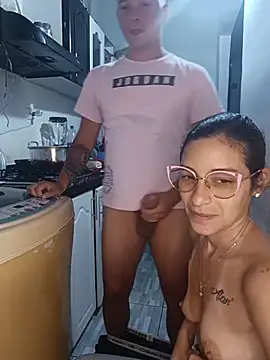 Snapshot of catire2323 chatting on February 7, 12:36 am catire2323 online show from February 7, 12:36 am