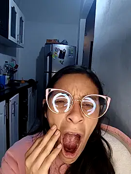 Snapshot of catire2323 chatting on February 12, 2:56 pm catire2323 online show from February 12, 2:56 pm