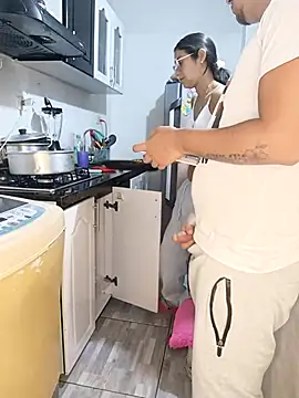 Snapshot of catire2323 chatting on February 19, 12:17 am catire2323 online show from February 19, 12:17 am