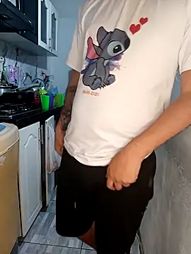 catire2323 online show from April 11, 12:15 am