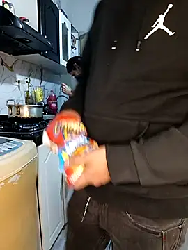 catire2323 online show from April 17, 12:57 am