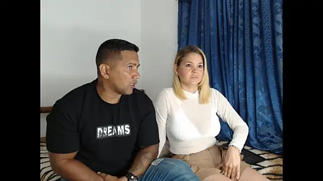 Snapshot of lover_1994 chatting on December 27, 11:17 am lover 1994 online show from December 27, 11:17 am